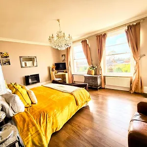 Cotswold Vip Regency Cheltenham